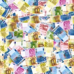 money-496229_1280